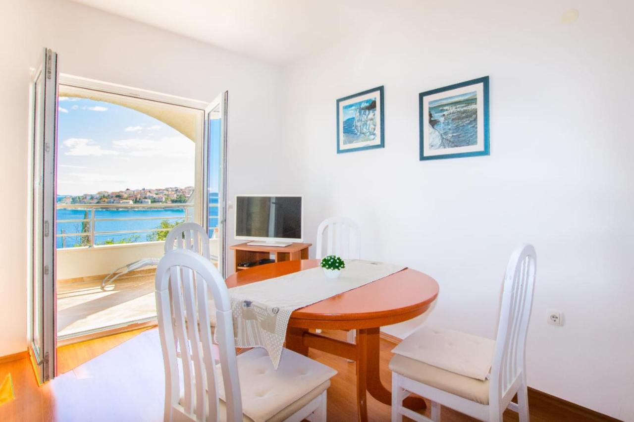 Villa Marta Apartmani Trogir Exterior foto